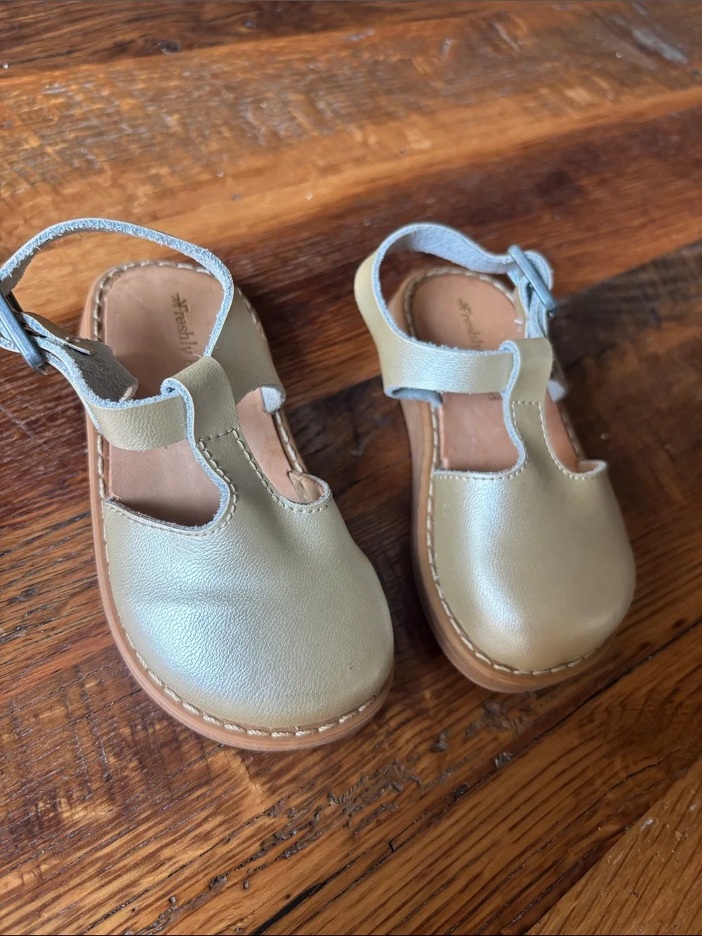 Freshly Picked Kids Metallic Gold Leather T-Strap Sandals size 5
